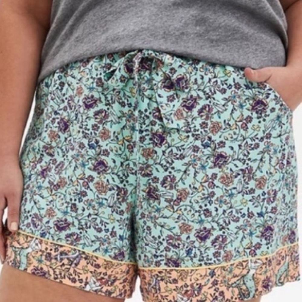 Green floral shorts by Torrid